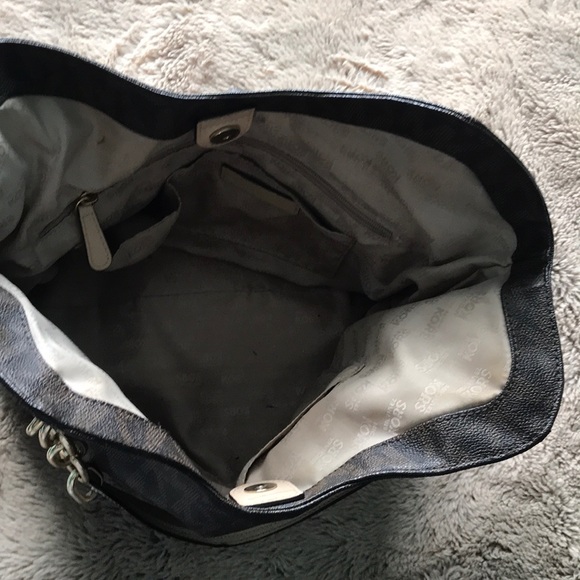 Michael Kors purse - Picture 3 of 6